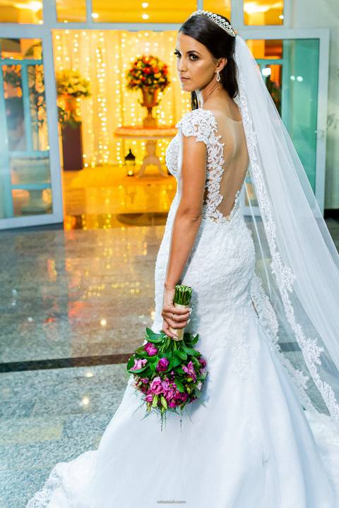 costas do vestido lindo casamento noiva diva durando o making of retratos itatiba foto e video'