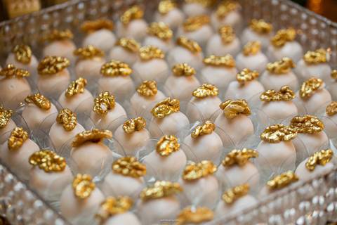 mesa de doce entrada dos noivo na festa muito felizes noiva diva durando o making of retratos itatiba foto e video'