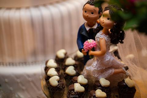 mesa de doce entrada dos noivo na festa muito felizes noiva diva durando o making of retratos itatiba foto e video'