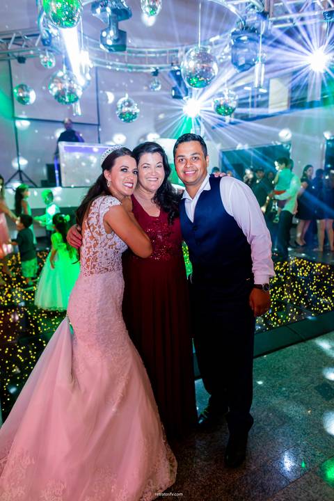 mesa de doce entrada dos noivo na festa muito felizes noiva diva durando o making of retratos itatiba foto e video'