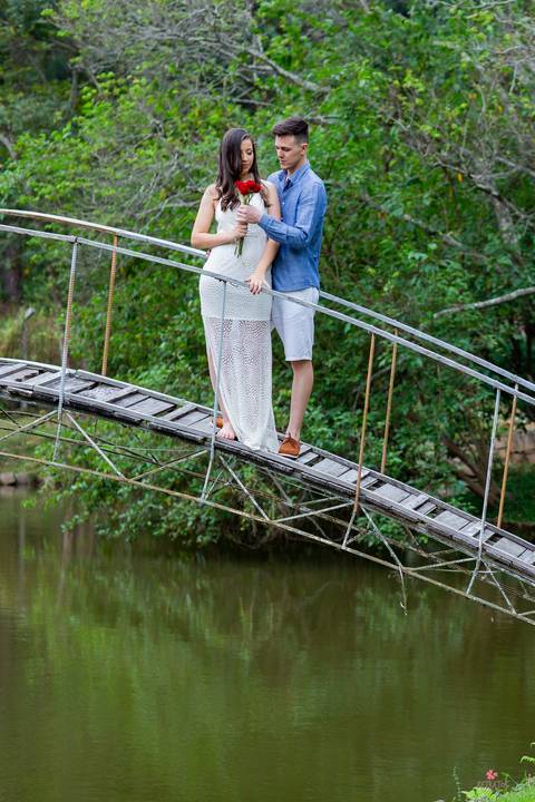 ensaio pre casamento inspirador foto de pinterest morungaba itatiba fotografo retratos julio itatiba casal na ponte do lago '