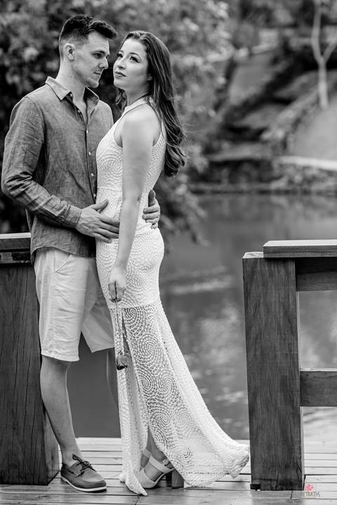 ensaio pre casamento inspirador foto de pinterest morungaba itatiba fotografo retratos julio itatiba  foto peb do casal se olhando abraçados'