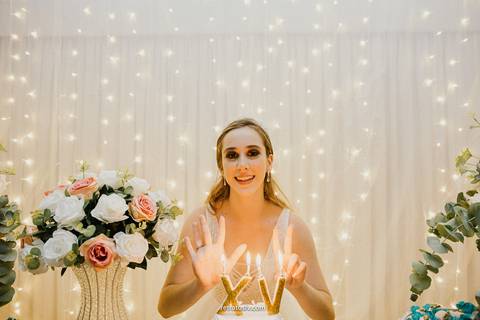 foto vestido festa debutante making of lindo vestido festa lindo e pais na mesa do bolo jarinu itatiba debutante e amigas '