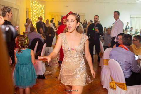 foto vestido festa debutante making of lindo vestido festa lindo e pais na mesa do bolo jarinu itatiba debutante e amigas '