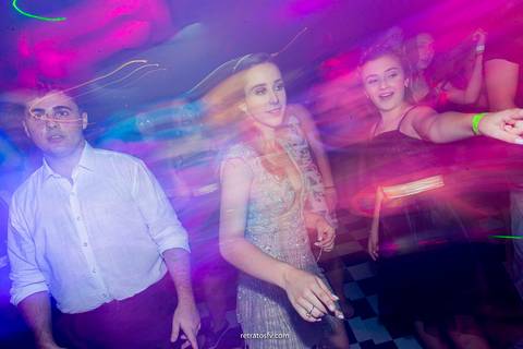 foto vestido festa debutante making of lindo vestido festa lindo e pais na mesa do bolo jarinu itatiba debutante e amigas '