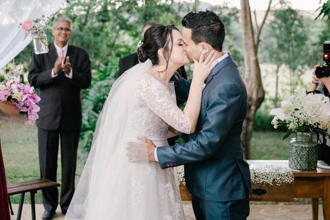 primeiro beijo casal'