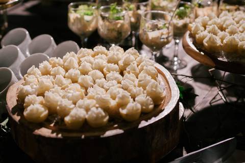 mesa buffet batatinha e sal grosso'