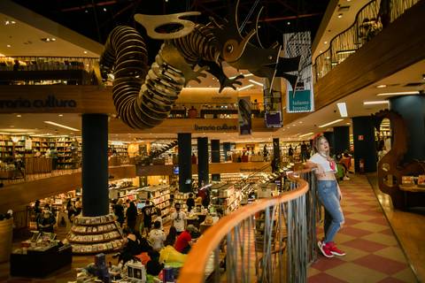 ensaio debutante pre 15 anos na av paulista sp lindo retratos foto e vídeo itatiba livraria cultura paulista'