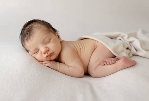sessão fotografias, sessão infantil, fotografia de crianças, newborn, fotógrafo coimbra, grávida, fotografia newborn, acompanhamento, infantil, smash the cake, fotografias de crianças, foto bebés, 3 meses, 6 meses, 9 meses, foto grávida'