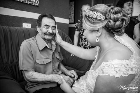 #londrina #londrinafotografo #fotografoemlondrina #fotografaemlondrina #fotografolondrina #casandoemlondrina #londrinacasamentos #eventoslondrina #noivalondrina #casamentosnacidadelondrina #presidenteprudente #casamentospresidenteprudente'