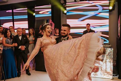 #londrina #londrinafotografo #fotografoemlondrina #fotografaemlondrina #fotografolondrina #casandoemlondrina #londrinacasamentos #eventoslondrina #noivalondrina #casamentosnacidadelondrina'