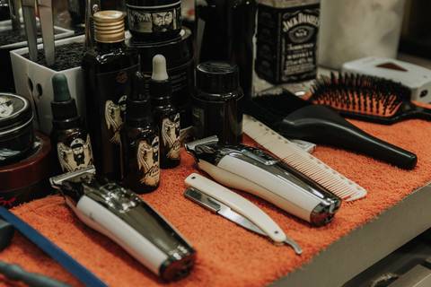 making-noivo-escova-cabelo-rodrigo-bahia-fotógrafo-casamento-mogi-guaçu.jpg'