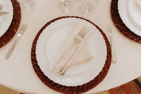 mesa-convidados-prato-talheres-mesa-posta-rodrigo-bahia-fotógrafo-casamento-mogi-guaçu.jpg'