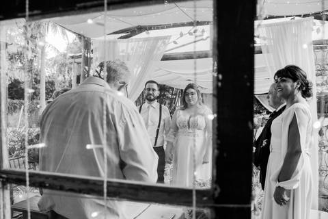 noivos-altar-preto-e-branco-rodrigo-bahia-fotógrafo-casamento-mogi-guaçu.jpg'