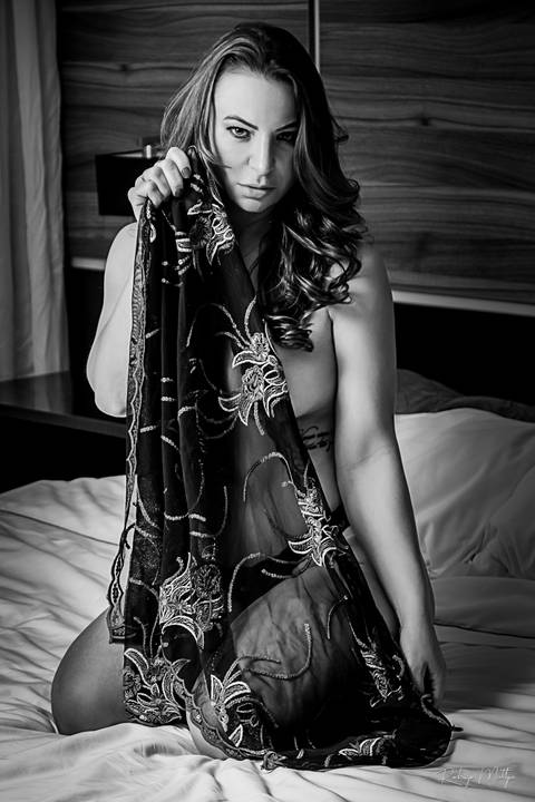 Ensaio sensual da Adriana de Santa Terezinha de Itaipu - Ph Rodrigo Mattjie '