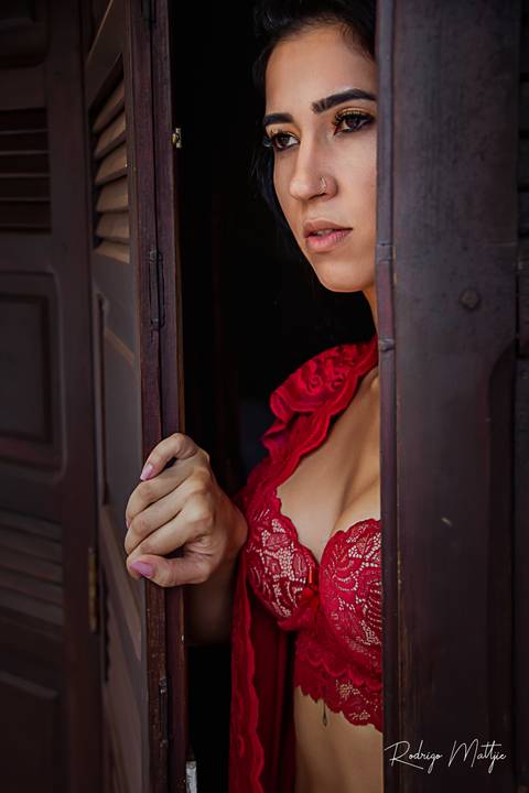 Ensaio feminino sensual realizado em hotel. Ph Rodrigo Mattjie '