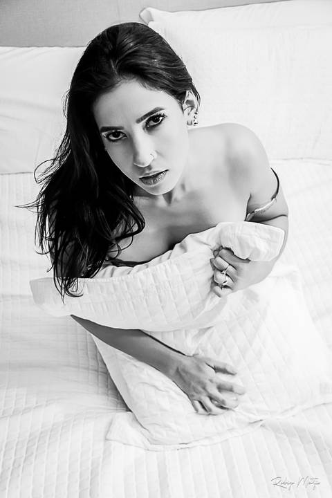 Ensaio feminino sensual realizado em hotel. Ph Rodrigo Mattjie '