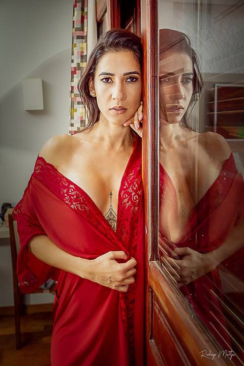 Ensaio feminino sensual realizado em hotel. Ph Rodrigo Mattjie '