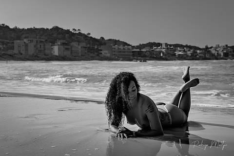 Ensaio da Isa Tavares na praia de Bombinhas/SC'