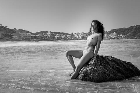 Ensaio da Isa Tavares na praia de Bombinhas/SC'