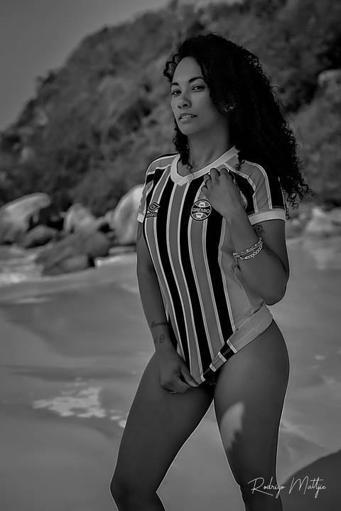 Ensaio da Isa Tavares na praia de Bombinhas/SC'