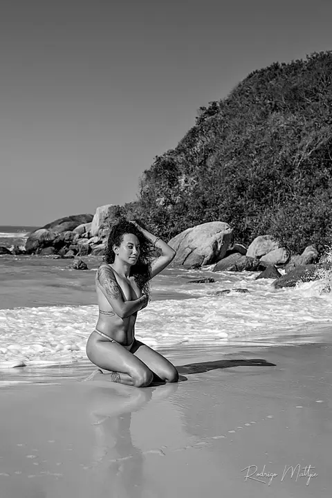 Ensaio da Isa Tavares na praia de Bombinhas/SC'