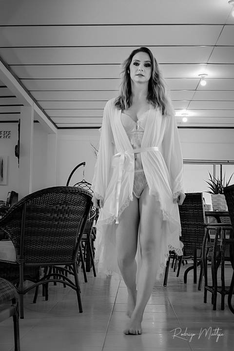 Ensaio feminino sensual da Ana Paula. Realizado em Ilhota/ SC, Fotografo Rodrigo Mattjie '