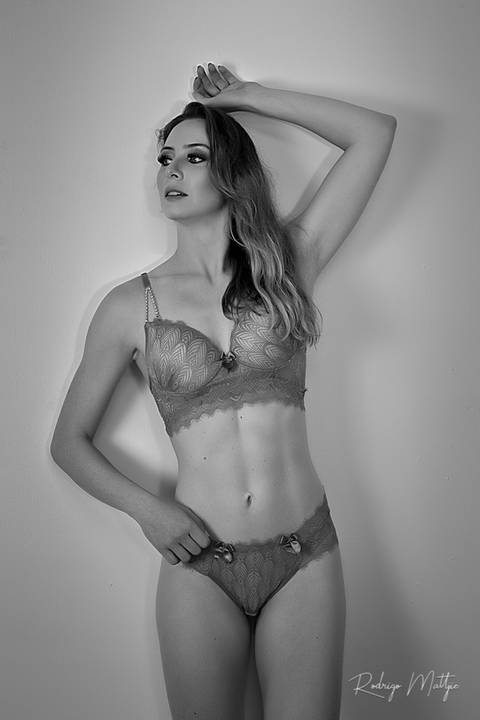 Ensaio feminino sensual da Ana Paula. Realizado em Ilhota/ SC, Fotografo Rodrigo Mattjie '