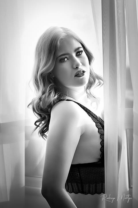 Aline Carolline - Ensaio sensual feminino realizado em Foz do Iguaçu '