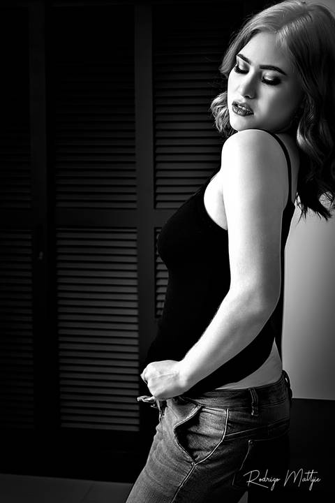 Aline Carolline - Ensaio sensual feminino realizado em Foz do Iguaçu '