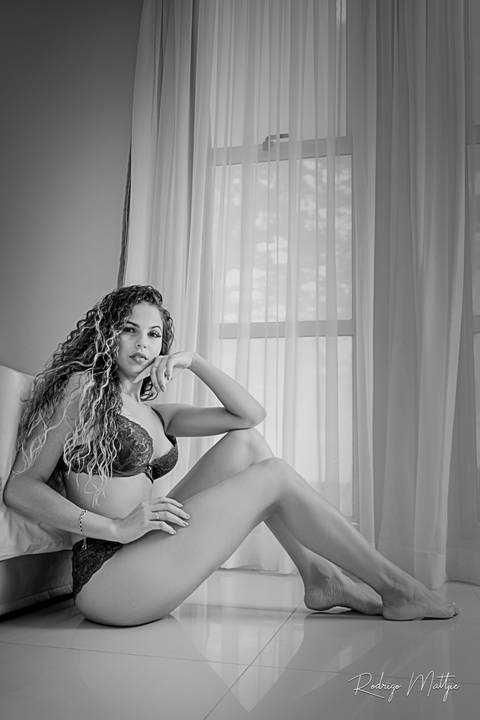 Ensaio feminino sensual com o fotógrafo Rodrigo Mattjie. Ensaio realizado em hotel em Foz do Iguaçu  '