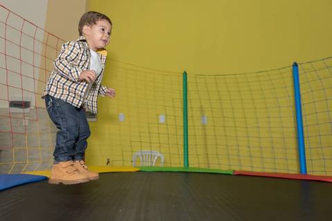 cobertura festa infantil, aniversário infantil com tema mini fazenda fazendinha, não faltou chapéu de palha, lembrancinhas personalizadas personalizados, sapo de pelúcia, o povo da roça aproveitou toda a diversão. Evento realizado na serra.'