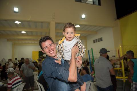 cobertura festa infantil, aniversário infantil com tema mini fazenda fazendinha, não faltou chapéu de palha, lembrancinhas personalizadas personalizados, sapo de pelúcia, o povo da roça aproveitou toda a diversão. Evento realizado na serra.'