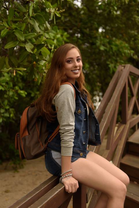 Ensaio 15 anos realizado no Museu Ferroviário em Vila Velha numa atmosfera bem descontraída. Safira é uma adolescente que esbanja simpatia e muito charme.'