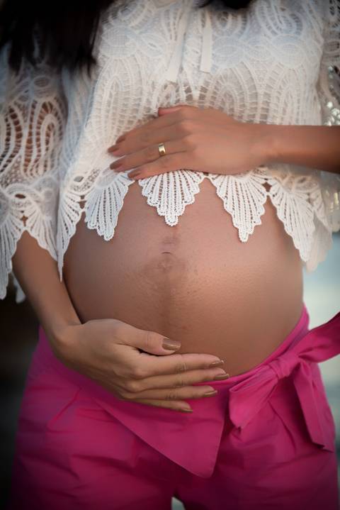 Ensaio gestante realizado na praça do Papa em Vitória, casal à espera do seu primeiro bebê. Gestante de 7 meses. Mamãe e papai coruja estão ansiosos pela chegada de sua princesa.'