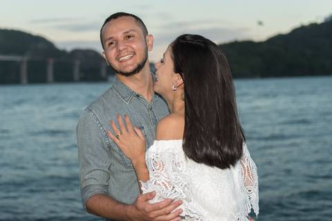 Ensaio gestante realizado na praça do Papa em Vitória, casal à espera do seu primeiro bebê. Gestante de 7 meses. Mamãe e papai coruja estão ansiosos pela chegada de sua princesa.'