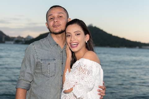 Ensaio gestante realizado na praça do Papa em Vitória, casal à espera do seu primeiro bebê. Gestante de 7 meses. Mamãe e papai coruja estão ansiosos pela chegada de sua princesa.'