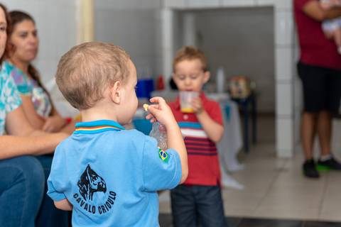 festa com os amigos'