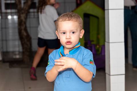 se divertindo na festa'