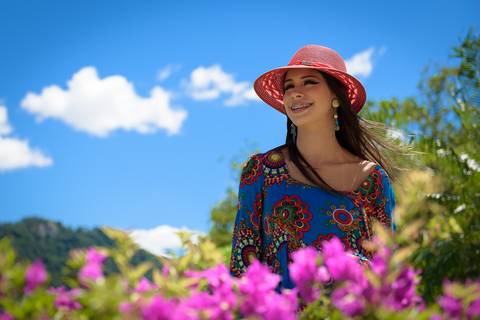 Ensaio fotográfico menina adolescente de 15 anos no Museu da Vale Ferroviário de Vila Velha. Situado às margens da baía de Vitória no bairro de Argolas, encontra-se instalado no prédio original da Estação Pedro Nolasco.'