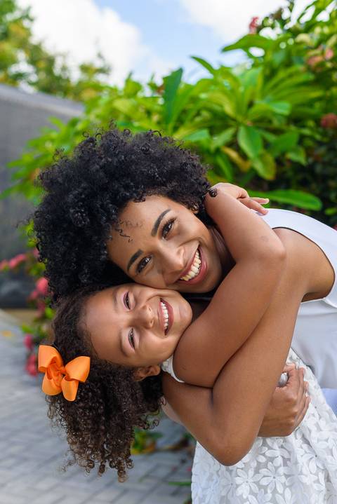 ensaio fotográfico externo de mãe e filha em comemoração ao dia das mães realizado no parque da cidade localizado entre os bairros parque residencial laranjeiras e valparaíso na serra'