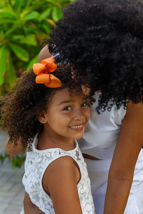 ensaio fotográfico externo de mãe e filha em comemoração ao dia das mães realizado no parque da cidade localizado entre os bairros parque residencial laranjeiras e valparaíso na serra'