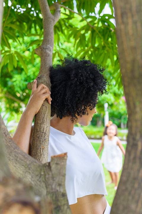 ensaio fotográfico externo de mãe e filha em comemoração ao dia das mães realizado no parque da cidade localizado entre os bairros parque residencial laranjeiras e valparaíso na serra'