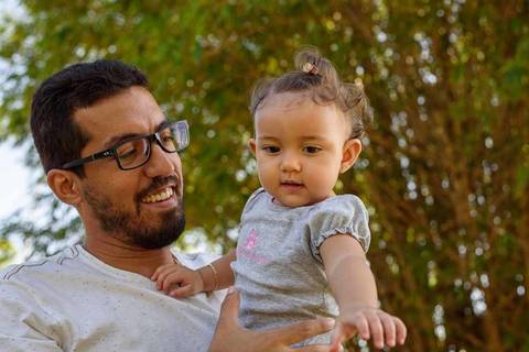 ensaio fotográfico externo infantil de 1 ano menina realizado no parque da cidade serra'