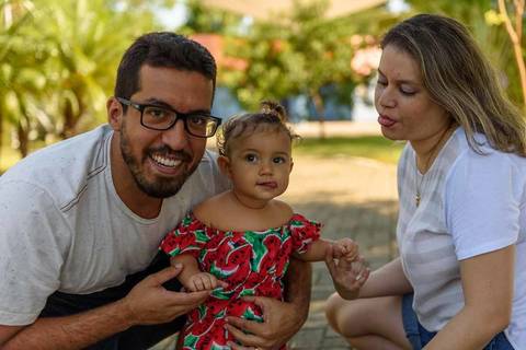 ensaio fotográfico externo infantil de 1 ano menina realizado no parque da cidade serra'