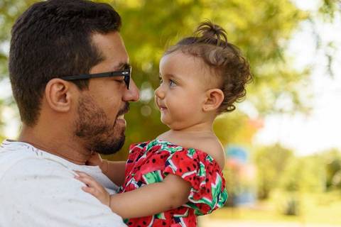 ensaio fotográfico externo infantil de 1 ano menina realizado no parque da cidade serra'