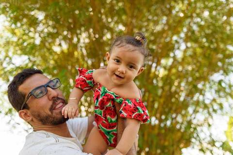 ensaio fotográfico externo infantil de 1 ano menina realizado no parque da cidade serra'