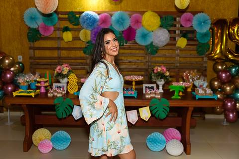 debutante na sua festa de aniversário'