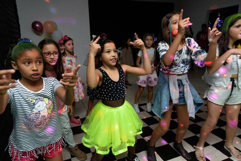 Dançando com fitdance'