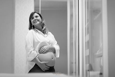 Registro em Preto e branco do ensaio de Gestante de Crislaine e Leandro pela fotografo Adriana Mesquita, Fotografia de Familia'